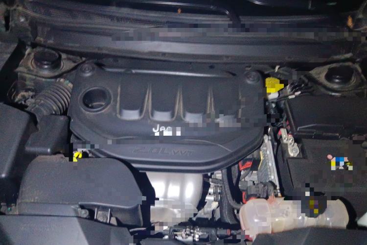 Used Jeep Cherokee 2019 2.0L Two-Wheel Drive Premium Edition China V Emission Standard Engine Bay