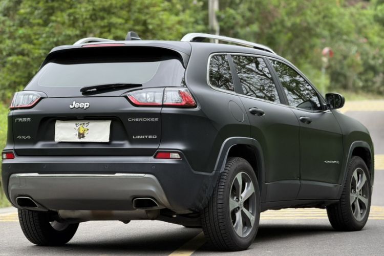 Used Jeep Cherokee 2019 2.0T Four-Wheel Drive Explorer Edition China V Exterior 1