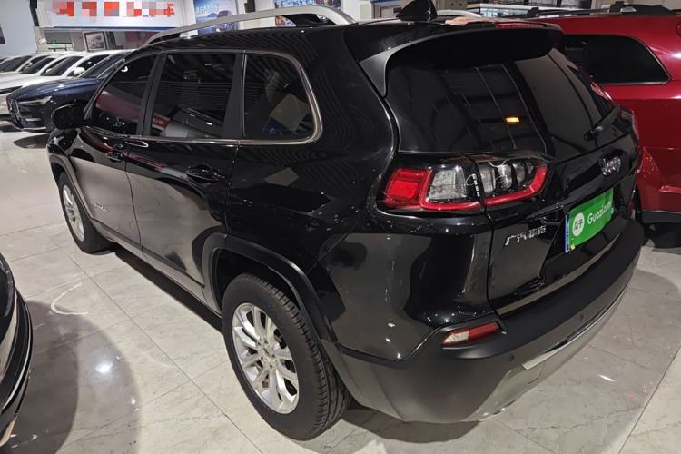 Used Jeep Cherokee 2019 2.0T Two-Wheel Drive Smart Enjoyment Version China VI Exterior 3