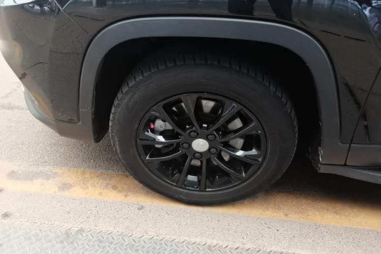 Used Jeep Cherokee 2019 2.0T Two-Wheel Drive Smart Enjoyment Version China V Exterior 4
