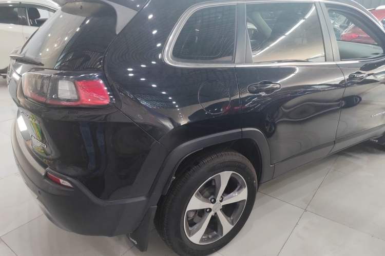 Used Jeep Cherokee 2019 2.0T Four-Wheel Drive Exploration Edition + Autonomous Driving Smart Package China V Exterior 4