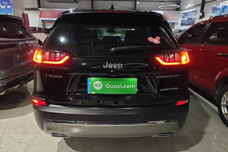 Used Jeep Cherokee 2019 2.0T Two-Wheel Drive Smart Enjoyment Version China VI Exterior 4