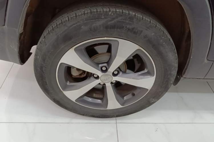 Used Jeep Cherokee 2019 2.0T Four-Wheel Drive Explorer Edition China V Exterior 5