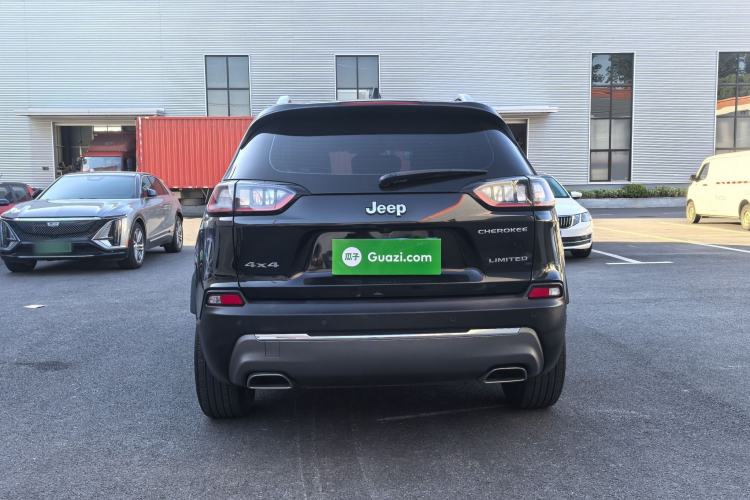 Used Jeep Cherokee 2019 2.0T Four-Wheel Drive Explorer Edition China VI Emission Standard Exterior 5