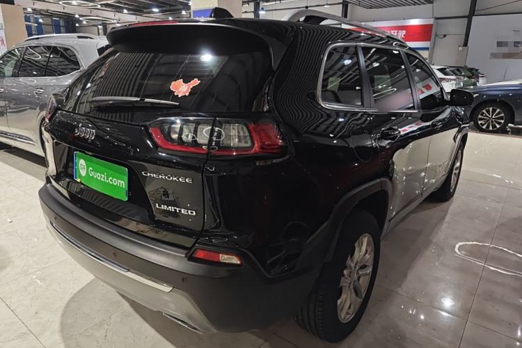 Used Jeep Cherokee 2019 2.0T Two-Wheel Drive Smart Enjoyment Version China VI Exterior 5