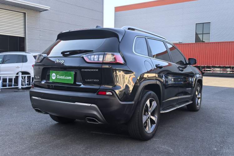 Used Jeep Cherokee 2019 2.0T Four-Wheel Drive Explorer Edition China VI Emission Standard Exterior 6