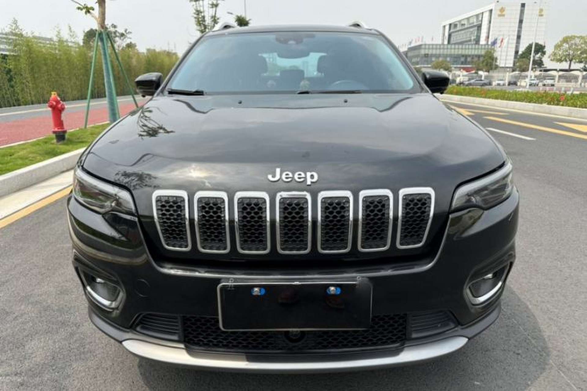 Used Jeep Cherokee 2019 2.0T Four-Wheel Drive Explorer Edition China V Exterior 6