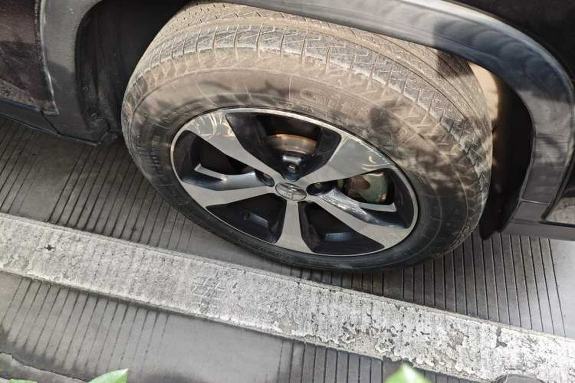 Used Jeep Cherokee 2019 2.0T Four-Wheel Drive Explorer Edition China V Exterior 7