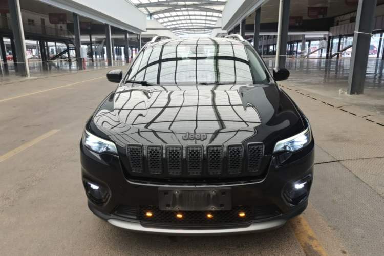 Used Jeep Cherokee 2019 2.0T Two-Wheel Drive Smart Enjoyment Version China V Front