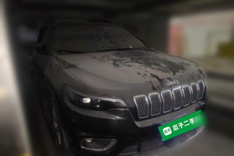 Used Jeep Cherokee 2019 2.0T Two-Wheel Drive Smart Enjoyment Version China VI Front Right 45 Deg