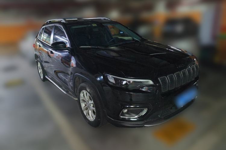 Used Jeep Cherokee 2019 2.0T Two-Wheel Drive Smart Enjoyment Version China VI Front Right 45 Deg