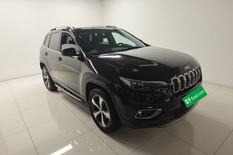 Used Jeep Cherokee 2019 2.0T Four-Wheel Drive Explorer Edition China V Front Right 45 Deg