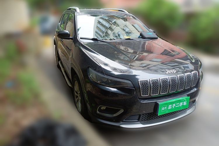 Used Jeep Cherokee 2019 2.0T Two-Wheel Drive Smart Enjoyment Version China VI Front Right 45 Deg
