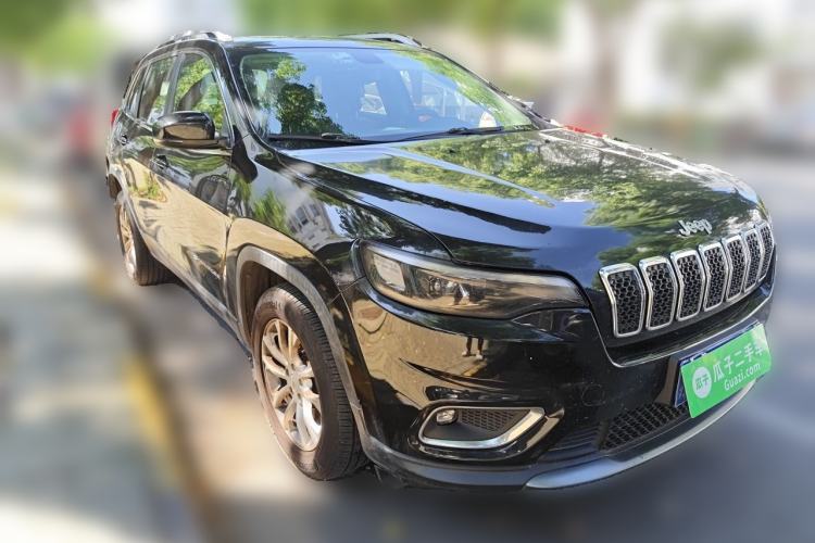 Used Jeep Cherokee 2019 2.0T Two-Wheel Drive Smart Enjoyment Version China VI Front Right 45 Deg