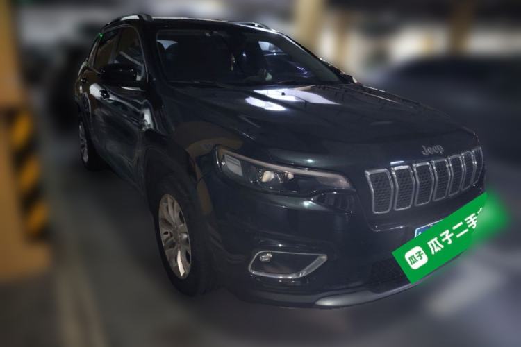 Used Jeep Cherokee 2019 2.0T Two-Wheel Drive Smart Enjoyment Version China VI Front Right 45 Deg