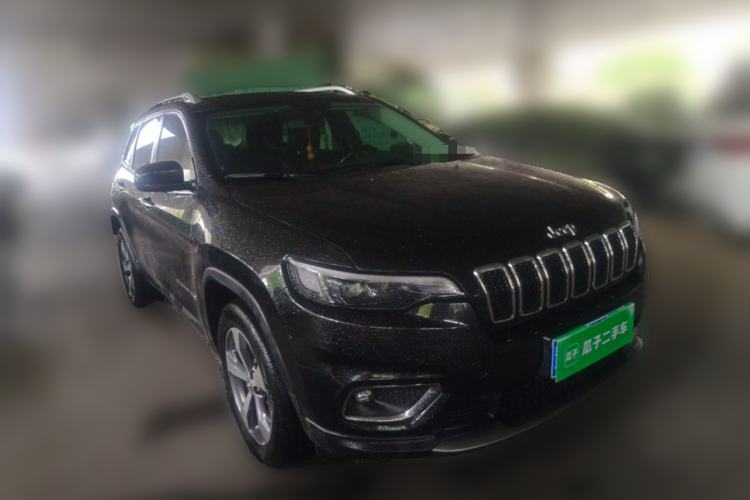 Used Jeep Cherokee 2019 2.0T Four-Wheel Drive Explorer Edition China VI Emission Standard Front Right 45 Deg