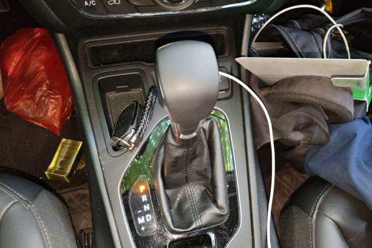 Used Jeep Cherokee 2019 2.0T Two-Wheel Drive Smart Enjoyment Version China VI Gear Lever