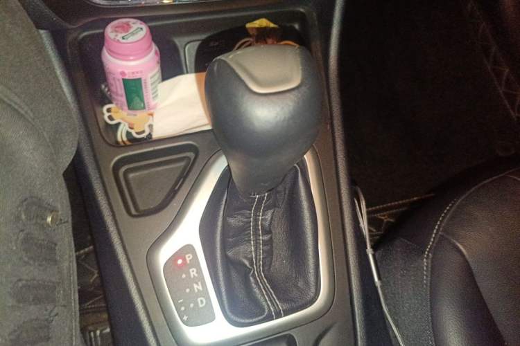 Used Jeep Cherokee 2019 2.0L Two-Wheel Drive Standard Edition China V Gear Lever