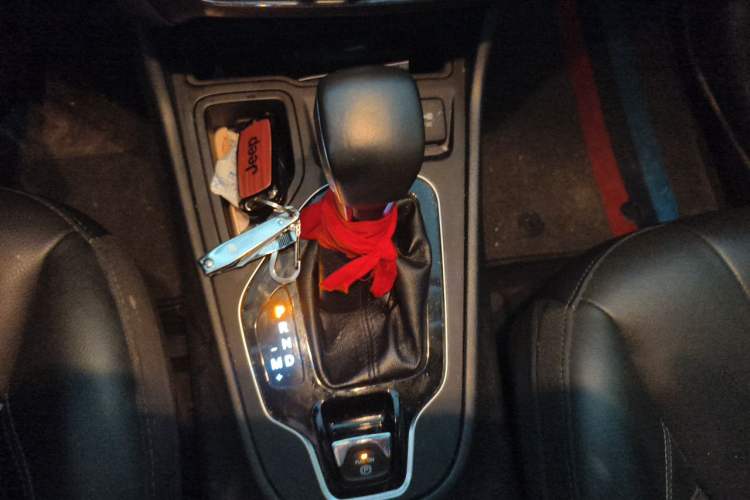 Used Jeep Cherokee 2019 2.0T Two-Wheel Drive Smart Enjoyment Version China V Gear Lever