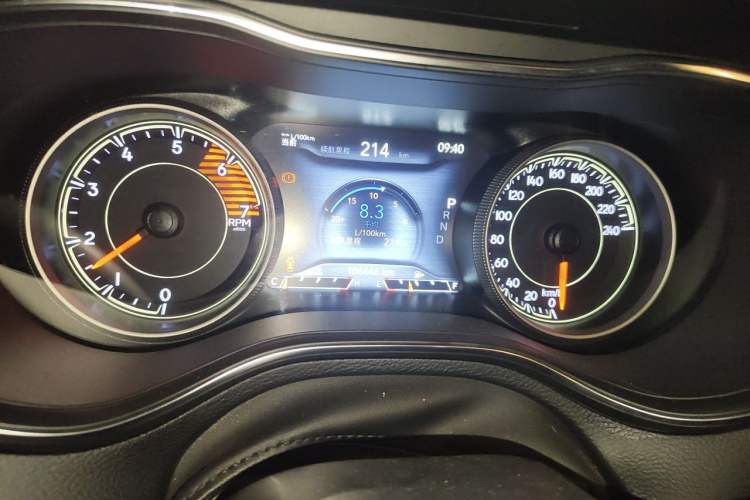 Used Jeep Cherokee 2019 2.0T Two-Wheel Drive Smart Enjoyment Version China VI Instrument Cluster