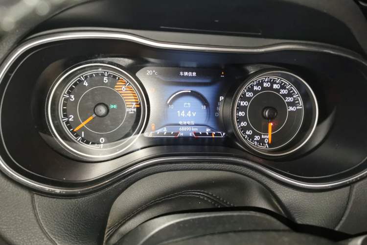 Used Jeep Cherokee 2019 2.0T Two-Wheel Drive Smart Enjoyment Version China VI Instrument Cluster
