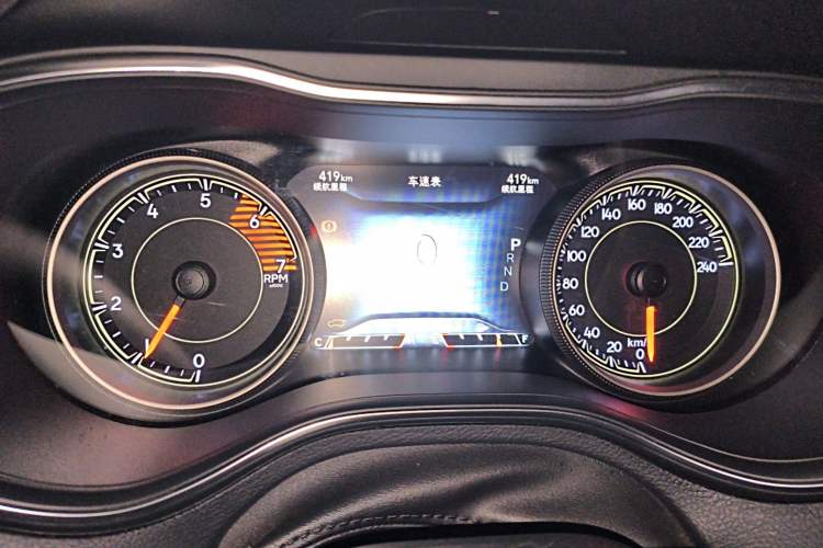 Used Jeep Cherokee 2019 2.0T Two-Wheel Drive Smart Enjoyment Version China VI Instrument Cluster