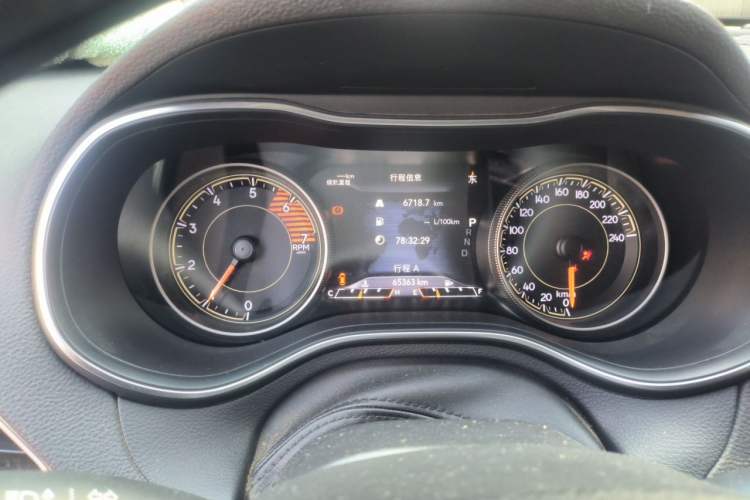 Used Jeep Cherokee 2019 2.0T Four-Wheel Drive Explorer Edition + Autonomous Driving Smart Package China VI Instrument Cluster