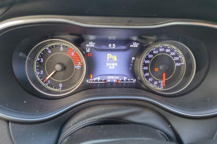 Used Jeep Cherokee 2019 2.0T Four-Wheel Drive Exploration Edition + Autonomous Driving Smart Package China V Instrument Cluster