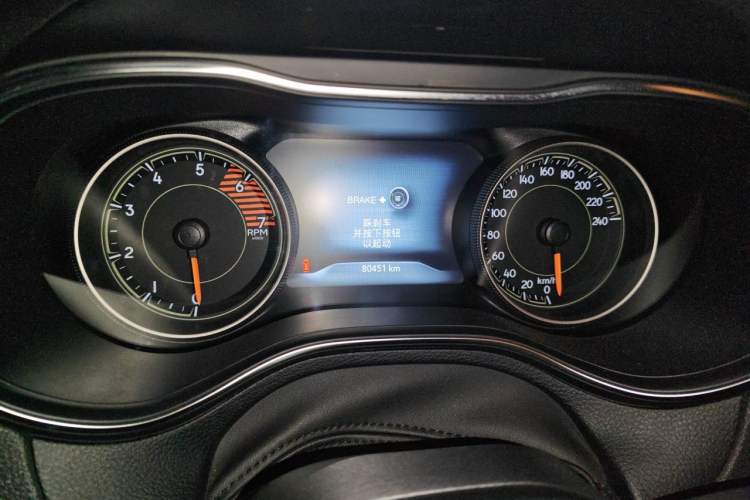 Used Jeep Cherokee 2019 2.0T Two-Wheel Drive Smart Enjoyment Version China VI Instrument Cluster