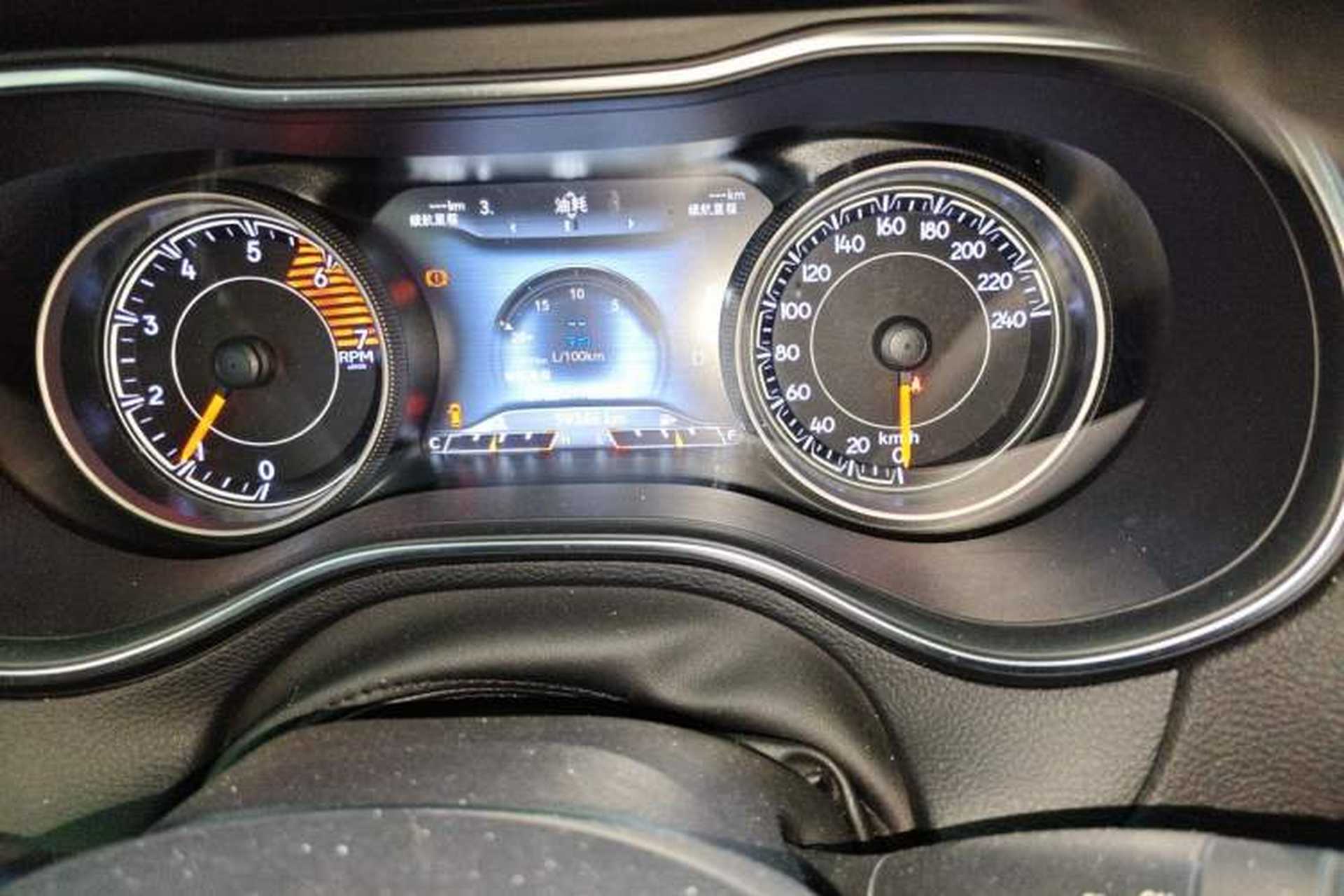 Used Jeep Cherokee 2019 2.0T Two-Wheel Drive Smart Enjoyment Version China VI Instrument Cluster