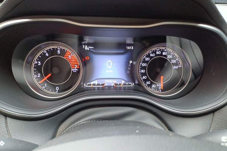 Used Jeep Cherokee 2019 2.0T Two-Wheel Drive Smart Enjoyment Version China VI Instrument Cluster