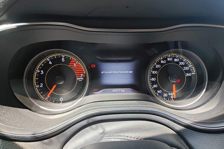 Used Jeep Cherokee 2019 2.0T Two-Wheel Drive Smart Enjoyment Version China VI Instrument Cluster
