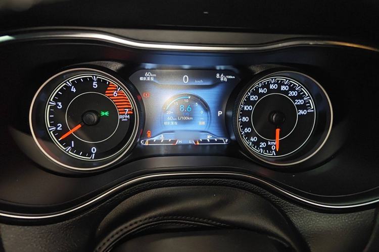 Used Jeep Cherokee 2019 2.0T Two-Wheel Drive Smart Enjoyment Version China VI Instrument Cluster