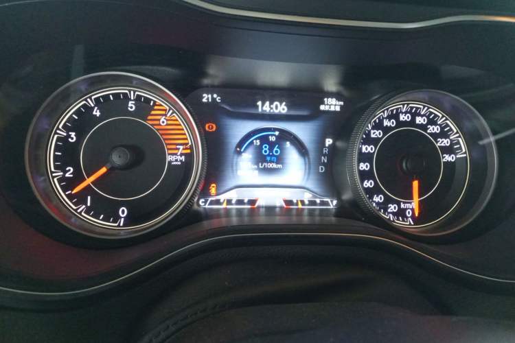 Used Jeep Cherokee 2019 2.0T Four-Wheel Drive Explorer Edition China V Instrument Cluster