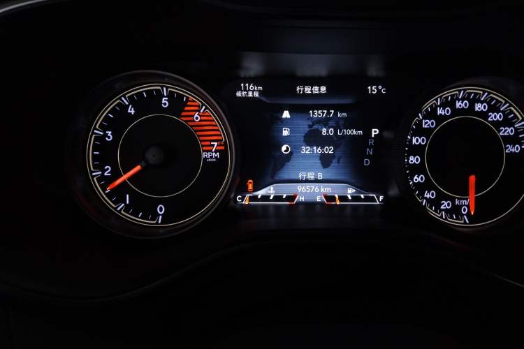 Used Jeep Cherokee 2019 2.0T Two-Wheel Drive Smart Enjoyment Version China VI Instrument Cluster