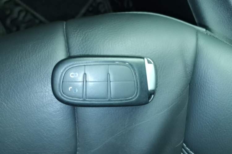 Used Jeep Cherokee 2019 2.0T Two-Wheel Drive Smart Enjoyment Version China V Interior 1