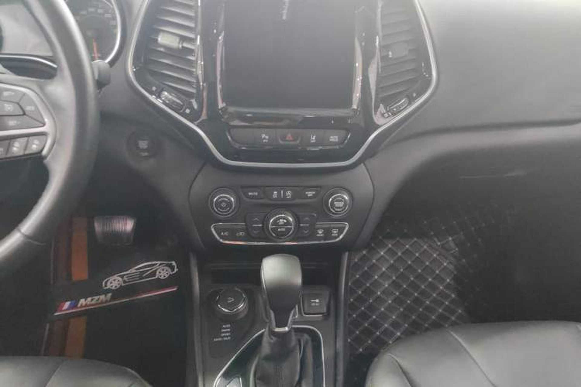 Used Jeep Cherokee 2019 2.0T Four-Wheel Drive Exploration Edition + Autonomous Driving Smart Package China V Interior 2