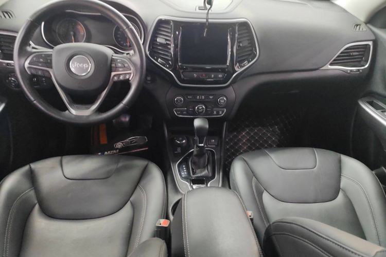 Used Jeep Cherokee 2019 2.0T Four-Wheel Drive Exploration Edition + Autonomous Driving Smart Package China V Interior 6