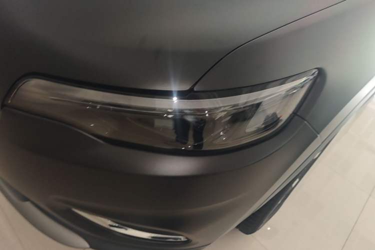 Used Jeep Cherokee 2019 2.0T Four-Wheel Drive Explorer Edition China V Left Front Headlight