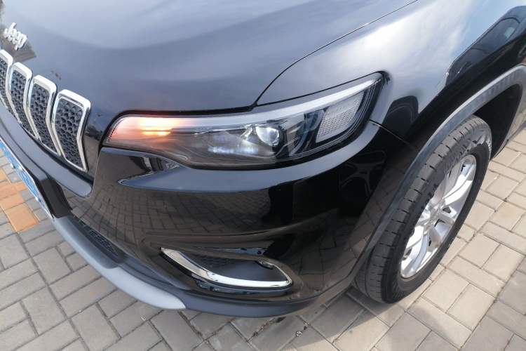 Used Jeep Cherokee 2019 2.0T Four-Wheel Drive Exclusive Edition China V Left Front Headlight