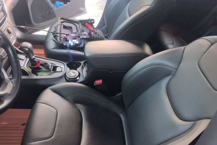 Used Jeep Cherokee 2019 2.0T Two-Wheel Drive Smart Enjoyment Version China VI Left Front Seat
