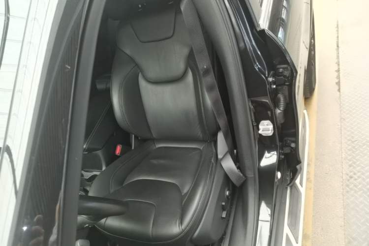 Used Jeep Cherokee 2019 2.0T Two-Wheel Drive Smart Enjoyment Version China V Left Front Seat