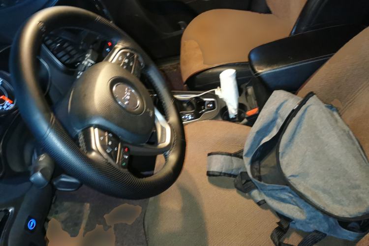 Used Jeep Cherokee 2019 2.0T Two-Wheel Drive Smart Enjoyment Version China VI Left Front Seat