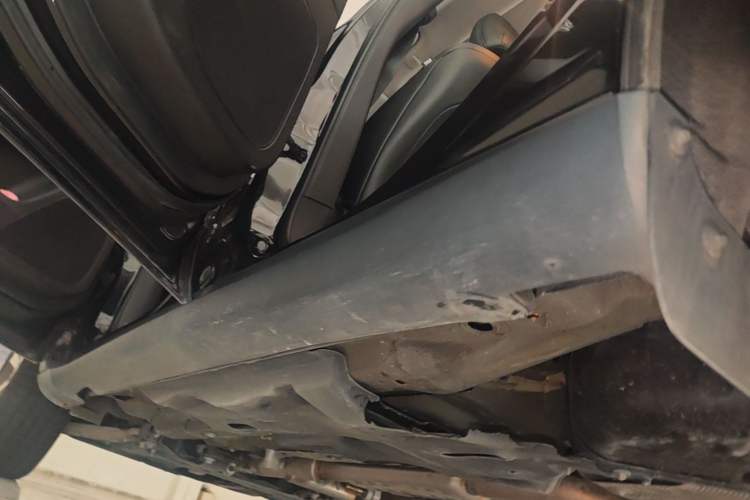 Used Jeep Cherokee 2019 2.0T Four-Wheel Drive Explorer Edition China V Left Side Sill