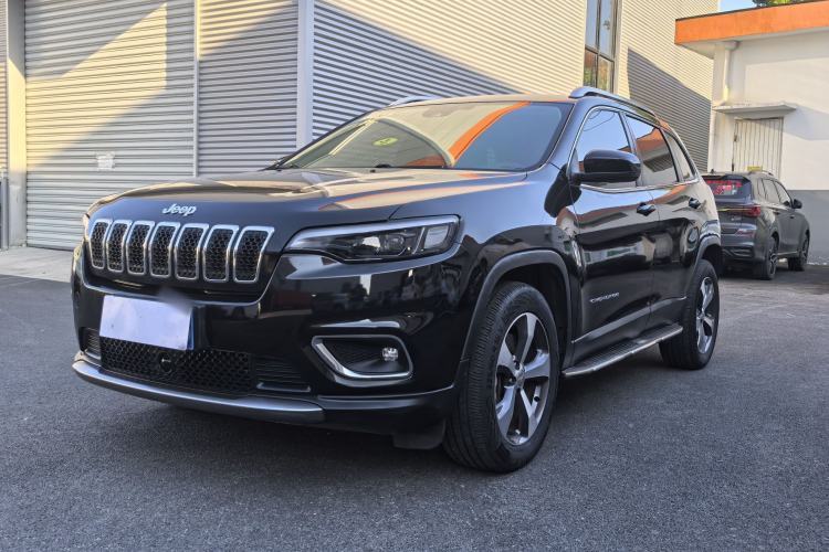 Used Jeep Cherokee 2019 2.0T Four-Wheel Drive Explorer Edition China VI Emission Standard Guazi used car, China used car export, Used car for sale, Used  cars, Cheapest cars for sale