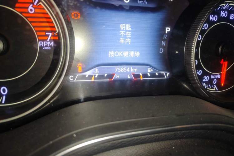 Used Jeep Cherokee 2019 2.0T Two-Wheel Drive Smart Enjoyment Version China VI Odometer Close Up