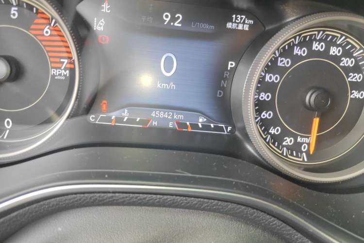 Used Jeep Cherokee 2019 2.0T Four-Wheel Drive Explorer Edition + Autonomous Driving Smart Package China VI Odometer Close Up