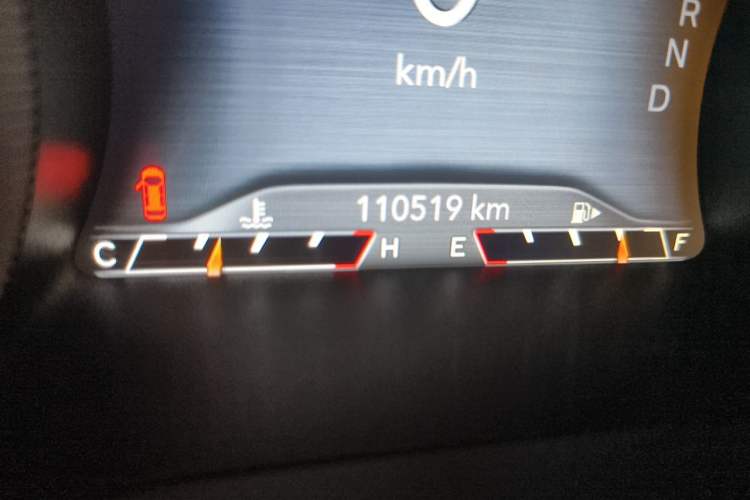 Used Jeep Cherokee 2019 2.0T Two-Wheel Drive Smart Enjoyment Version China V Odometer Close Up