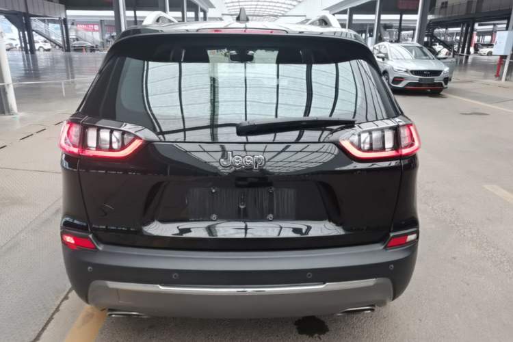 Used Jeep Cherokee 2019 2.0T Two-Wheel Drive Smart Enjoyment Version China V Rear