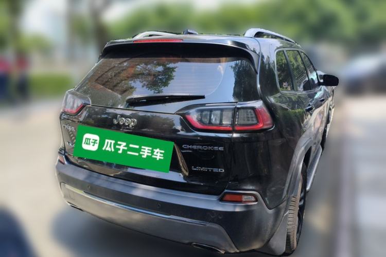 Used Jeep Cherokee 2019 2.0T Four-Wheel Drive Explorer Edition China VI Emission Standard Rear
